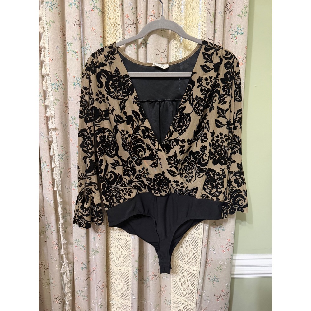 Ember Flocked Velvet Bodysuit Large Black Taupe Floral Bell Sleeve Deep V